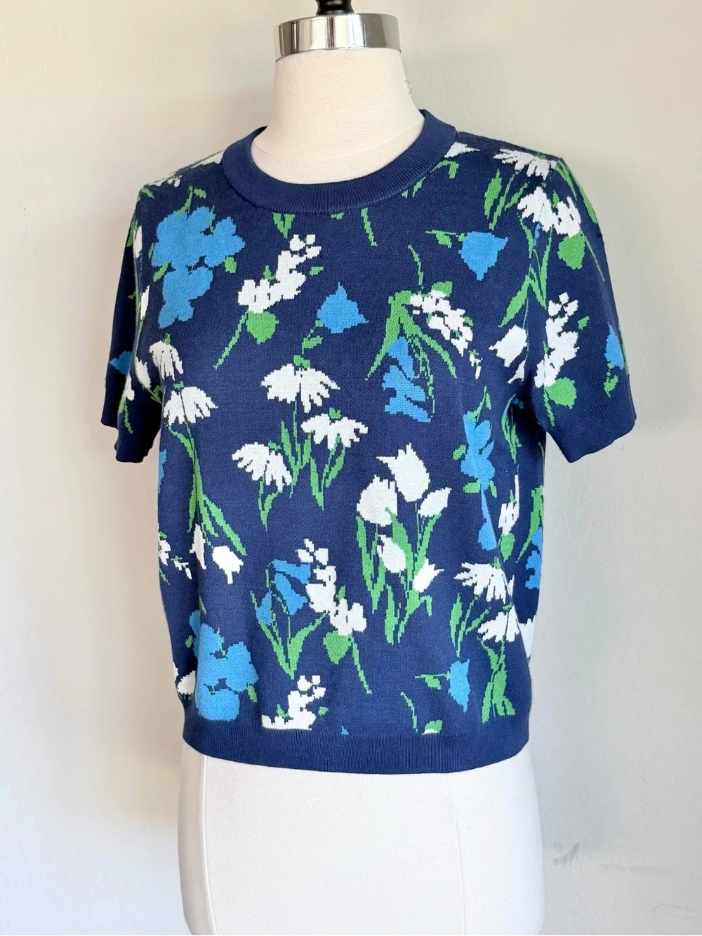 kate spade x Target Navy Floral Short-Sleeve Knit Top Blue White Blooms, M NWT
